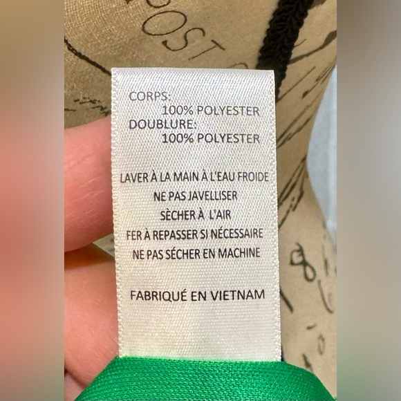 NWT ❤️ Lush Green Top, size Large - Picture 6 of 8